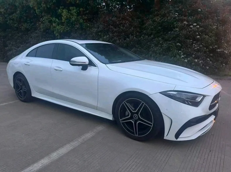 奔驰CLS 正面外观二