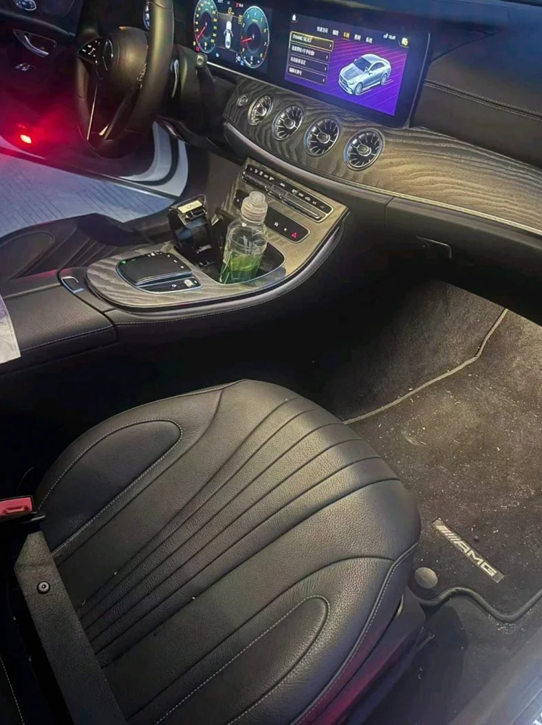 奔驰CLS 后面外观三