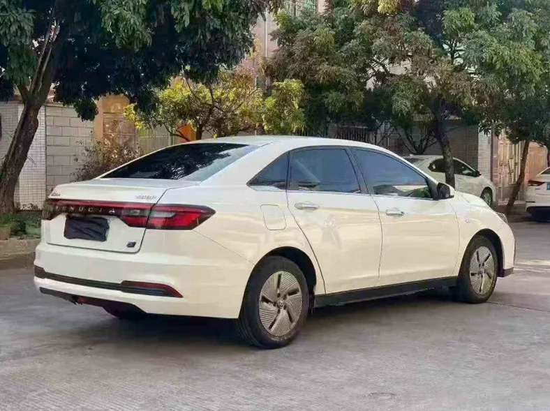 启辰D60 内饰前排