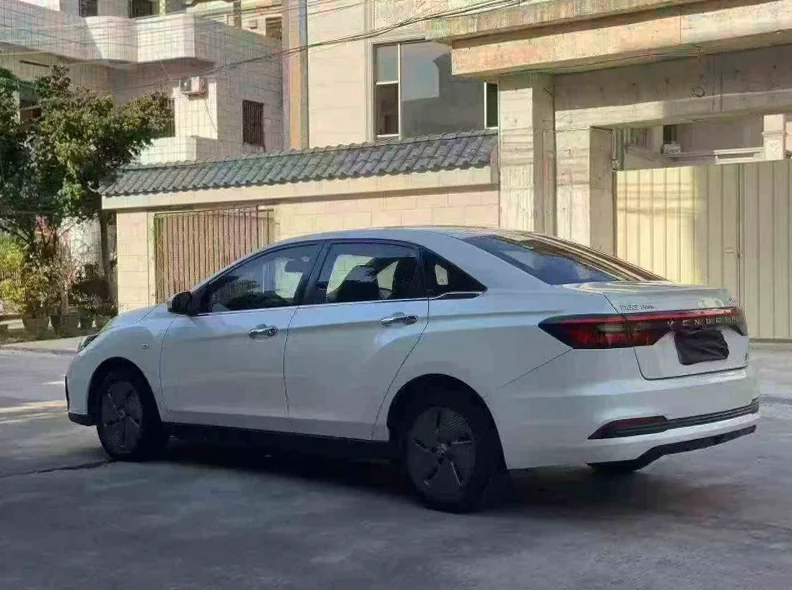 启辰D60 内饰后排