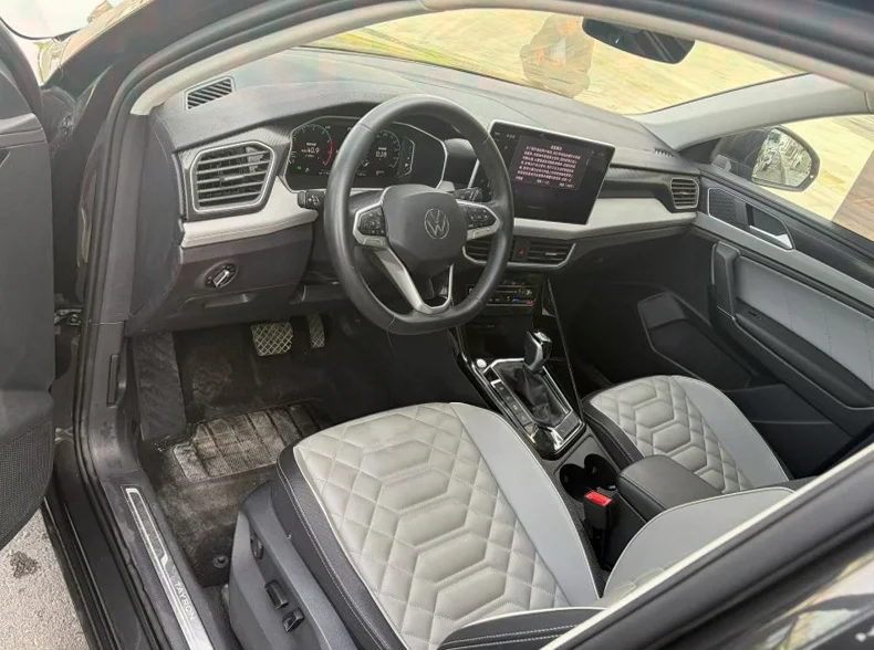 大众探岳 后面外观一