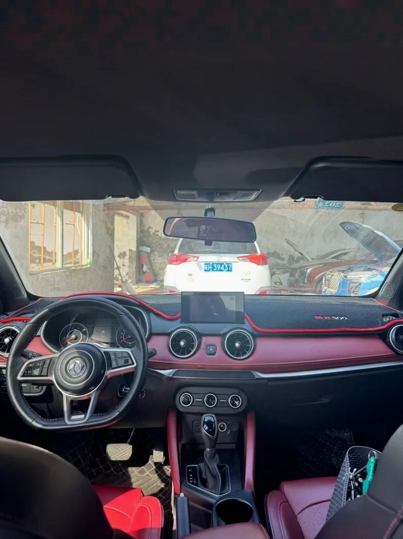 风光东风 内饰前排