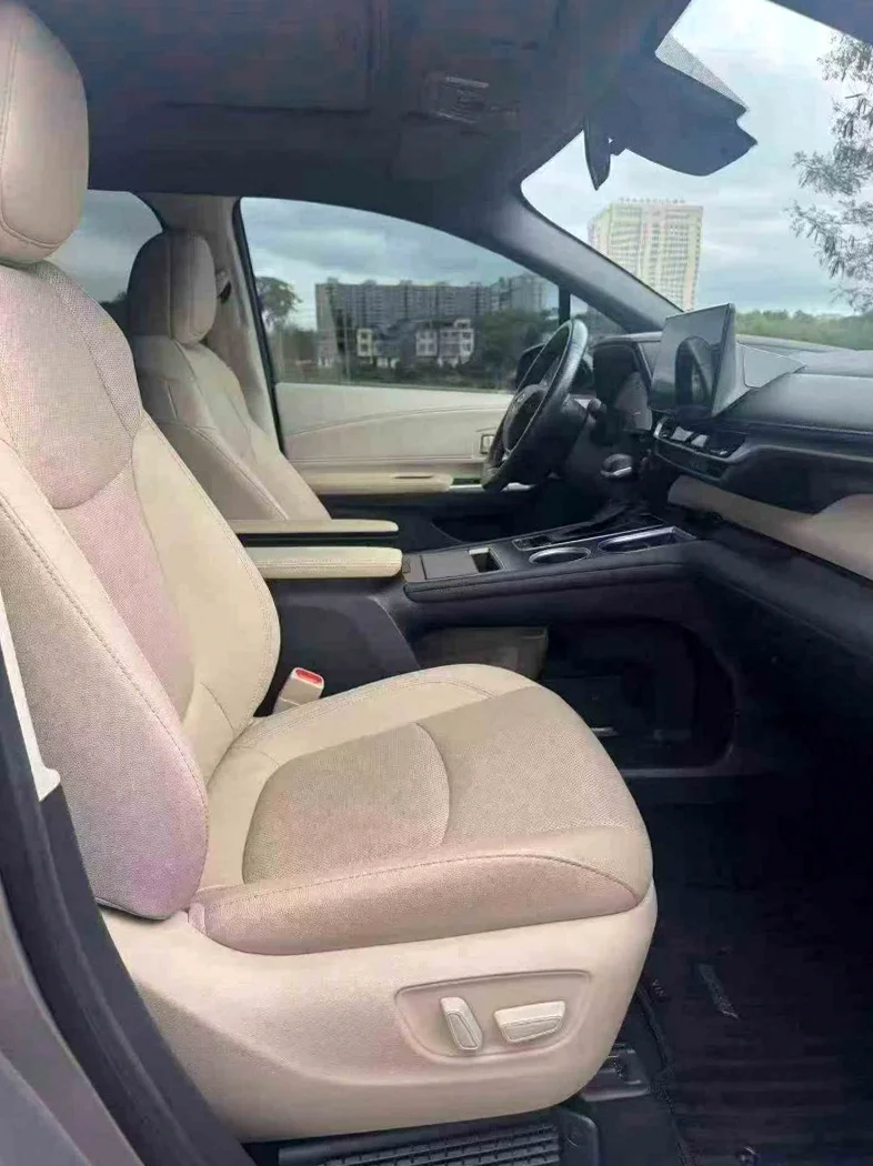 丰田格瑞维亚 后面外观二