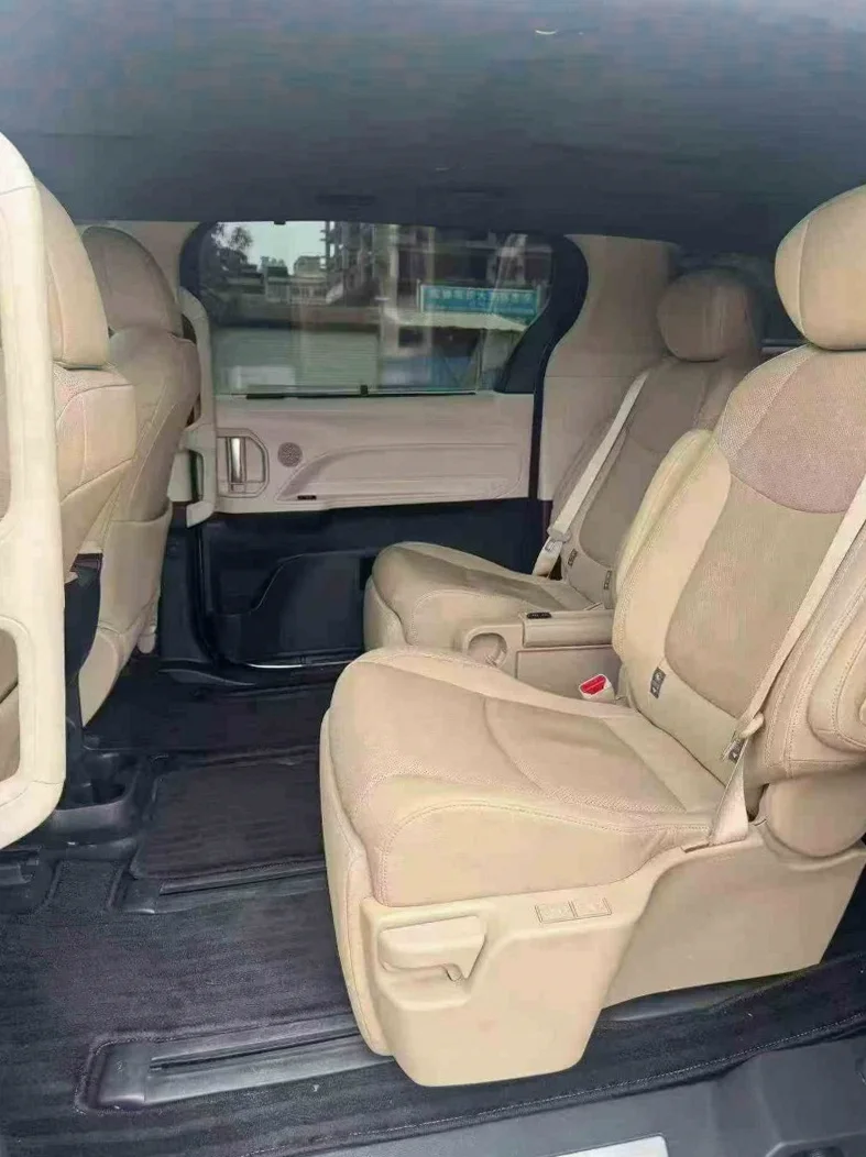 丰田格瑞维亚 内饰前排