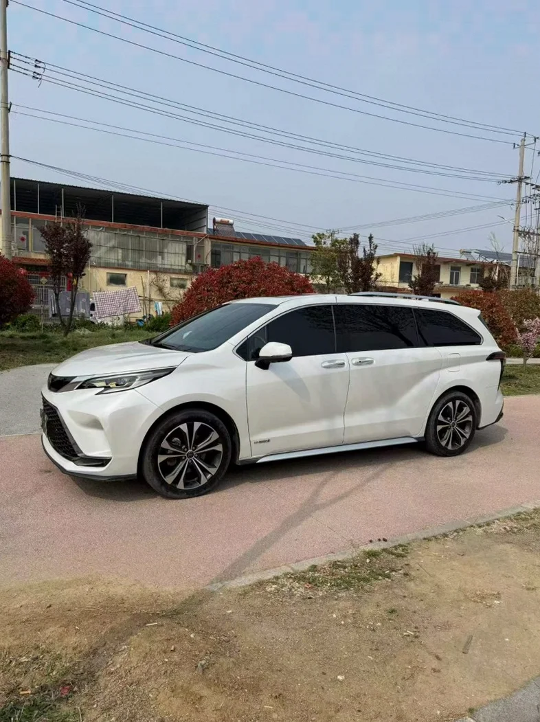 丰田格瑞维亚 正面外观二