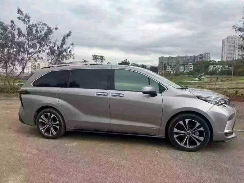 丰田格瑞维亚 正面外观二