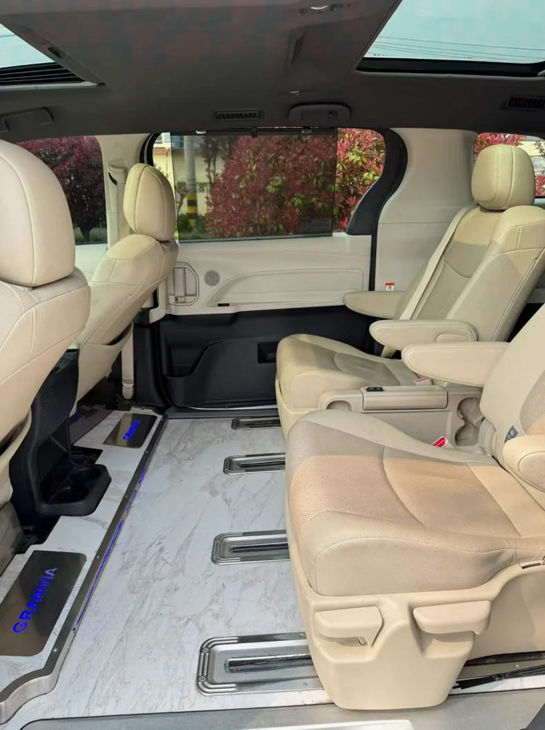 丰田格瑞维亚 后面外观二