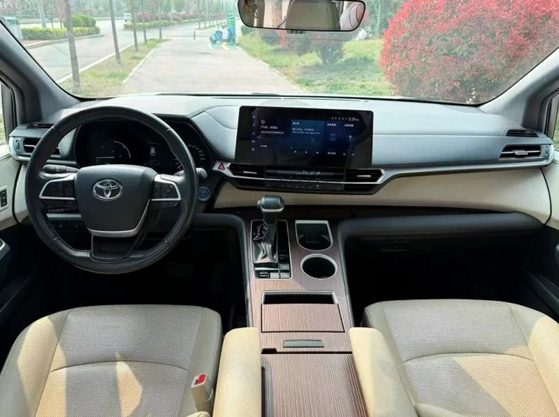 丰田格瑞维亚 后面外观三