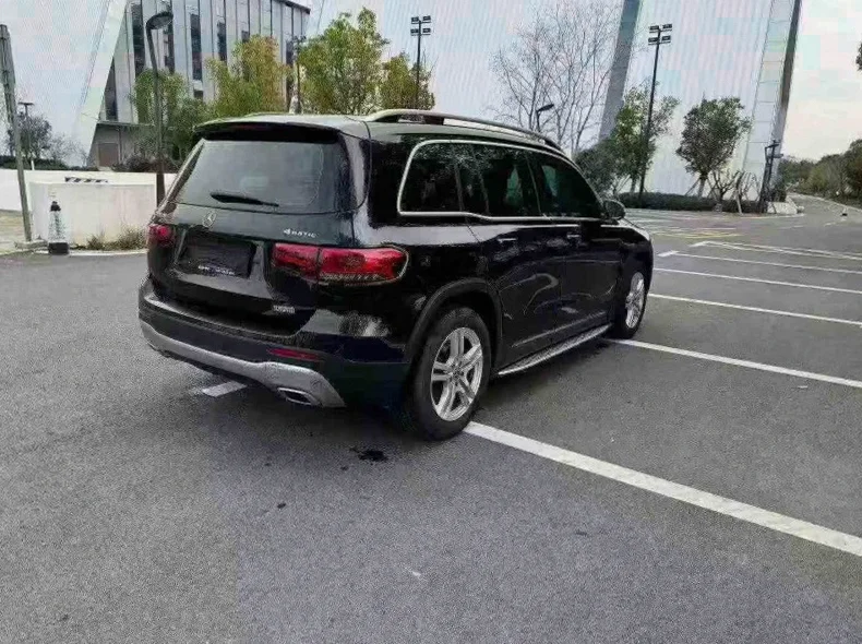 奔驰GLB 后面外观三