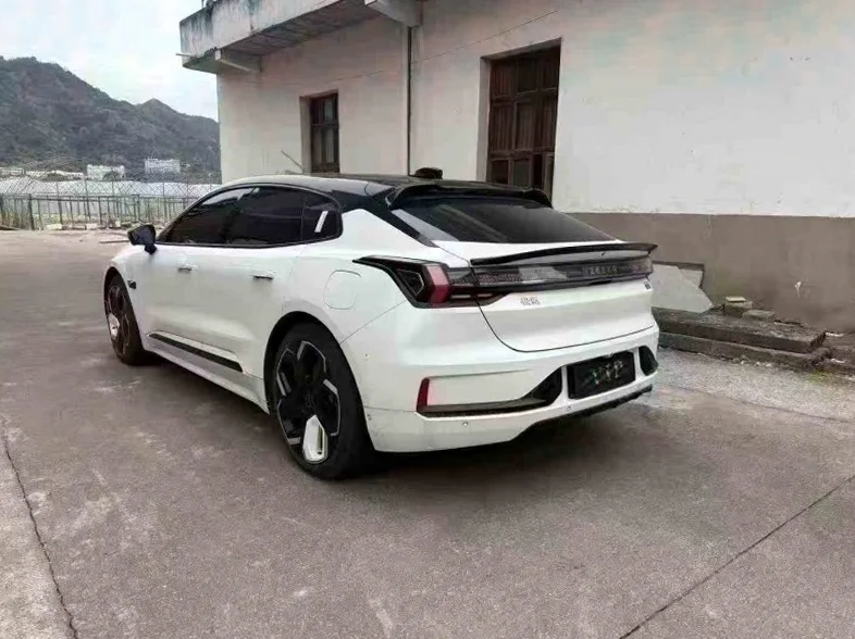 极氪汽车001 内饰后排