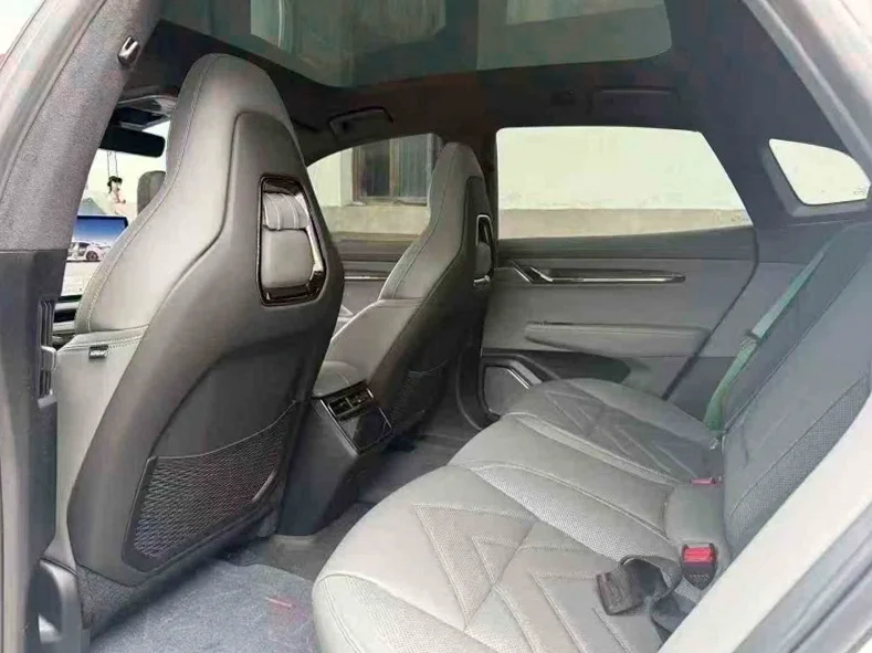 极氪汽车001 后面外观三