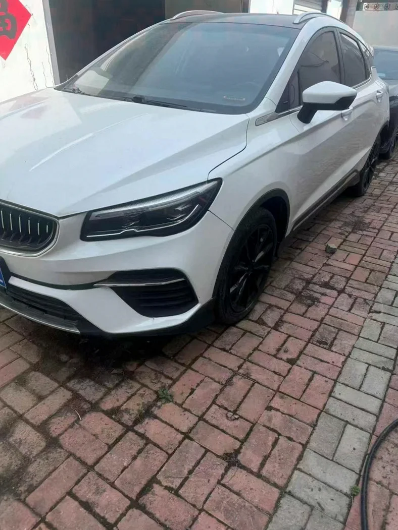 吉利帝豪 正面外观二