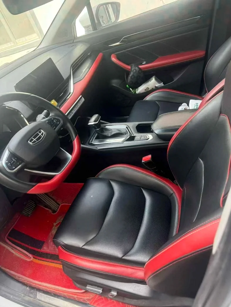 吉利帝豪 后面外观一