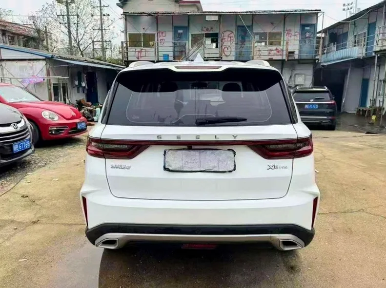 吉利远景 驾驶室