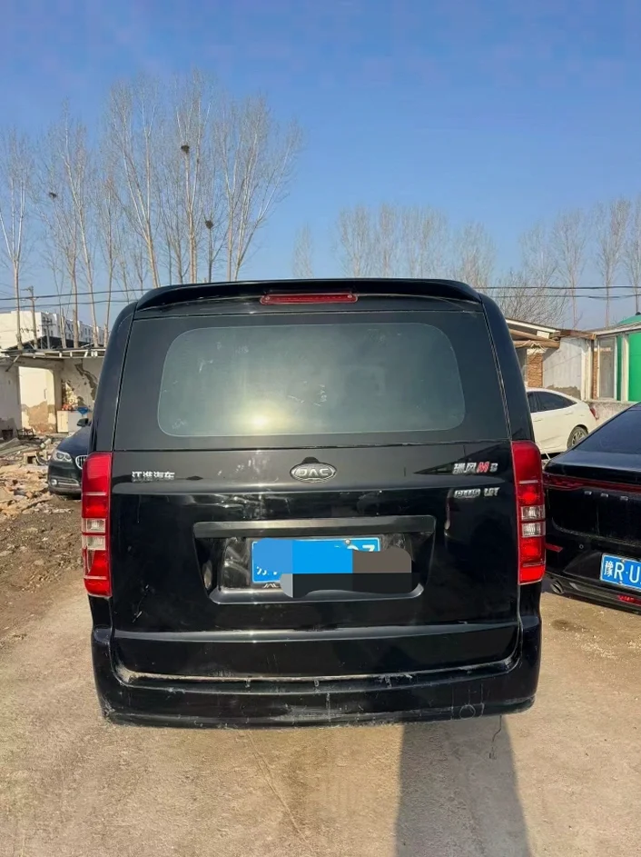 江淮瑞风 后面外观二