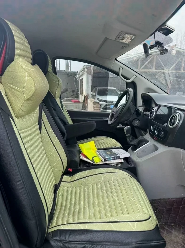 江淮瑞风 内饰后排