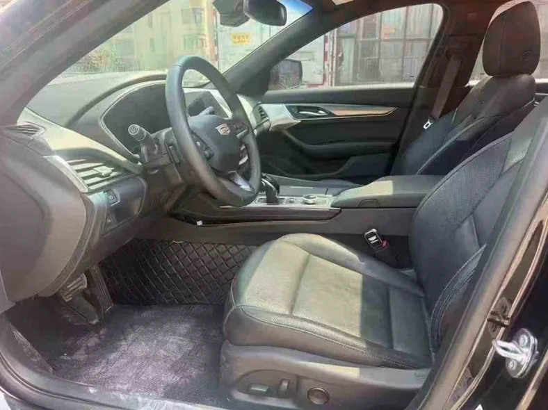 凯迪拉克CT5 后面外观三