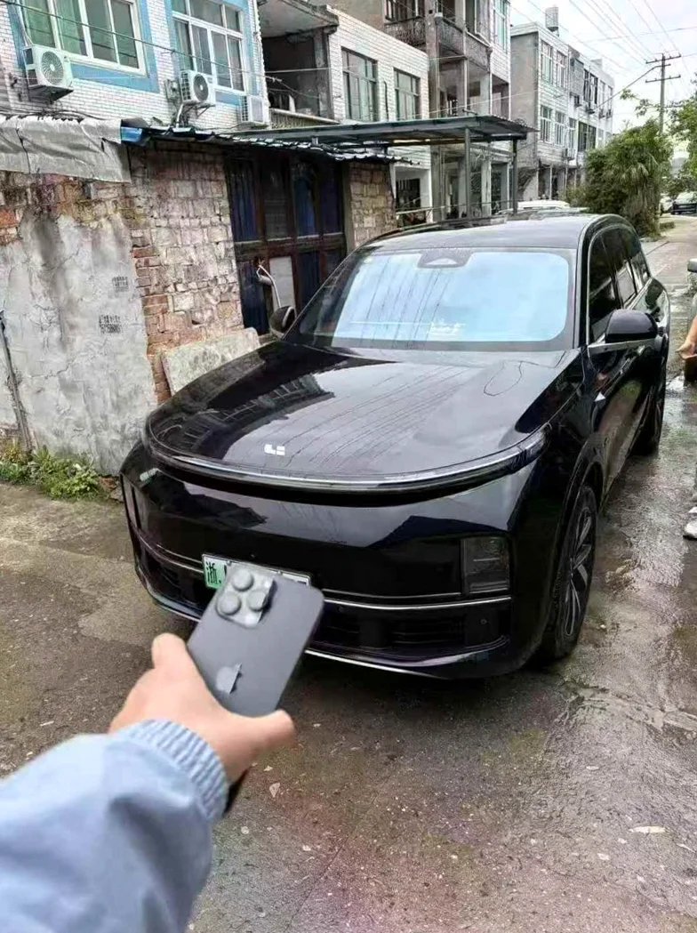 理想L8 正面外观二