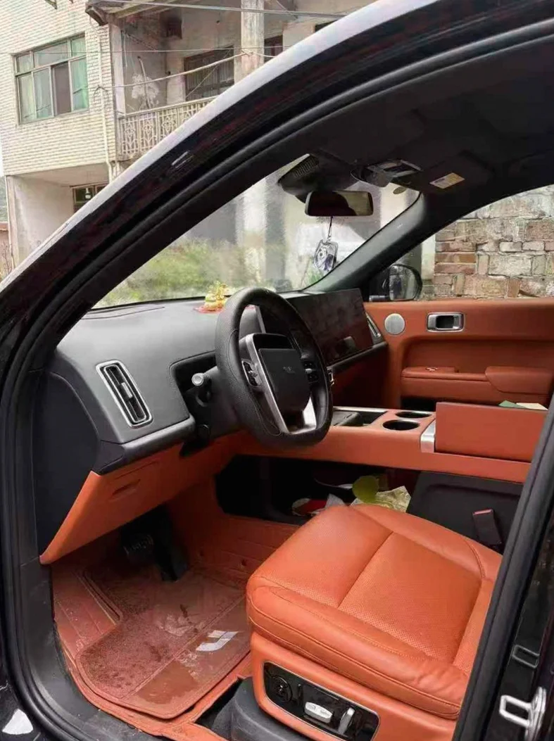 理想L8 后面外观一