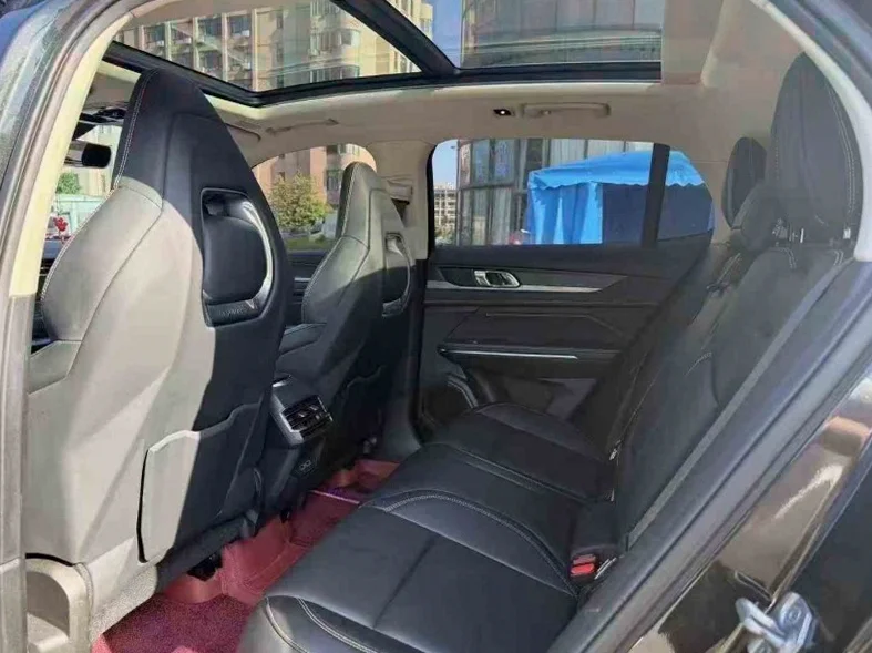 领克01 后面外观一