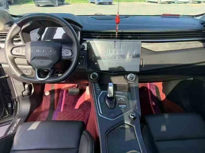 领克01 后面外观二