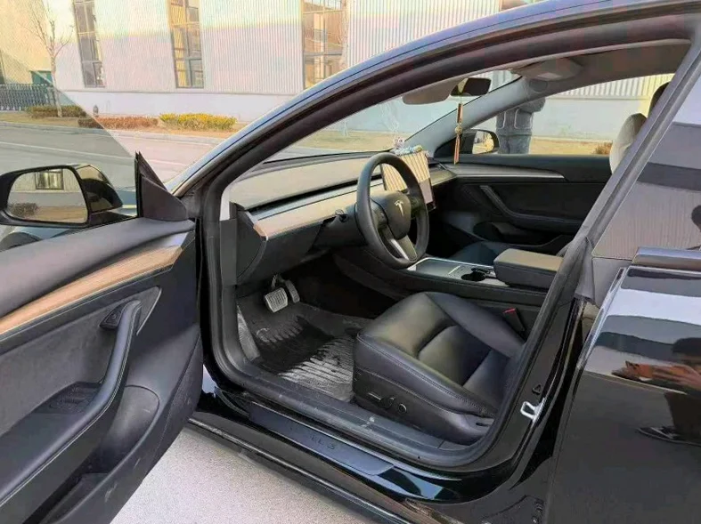 特斯拉MODEL 内饰后排