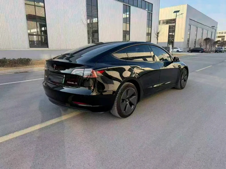 特斯拉MODEL 后面外观一