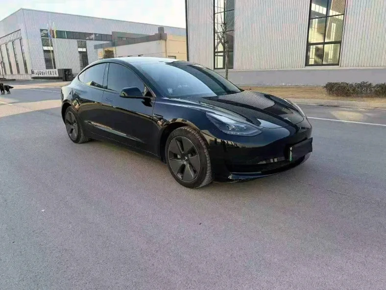 特斯拉MODEL 正面外观三