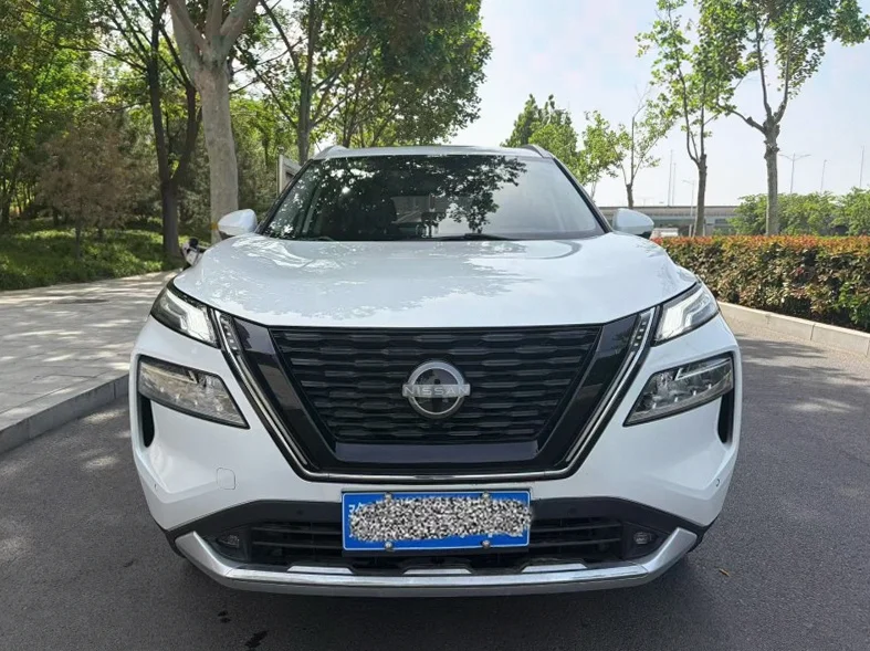 23年日产奇骏1.5T双电机四驱豪华版