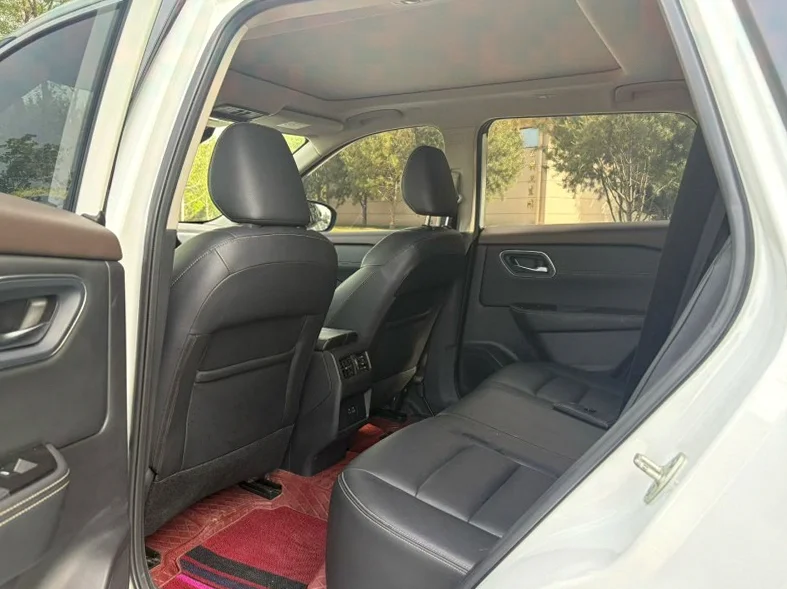 日产奇骏 正面外观三