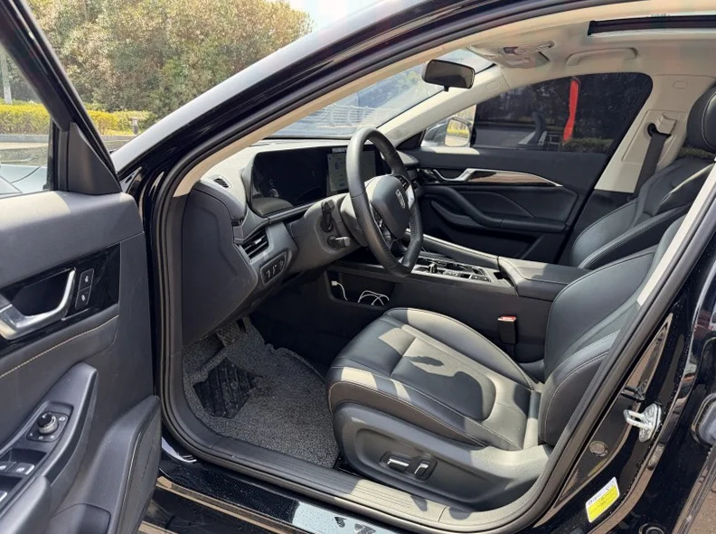 奔腾B70 后面外观二