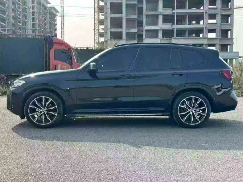 宝马X3 后面外观三