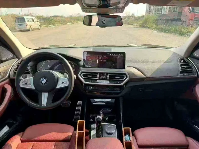 宝马X3 后面外观一