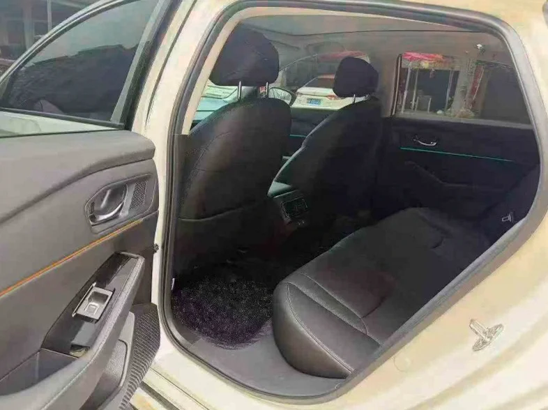 本田英诗派 内饰前排