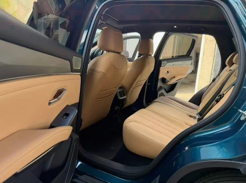 比亚迪宋 内饰后排