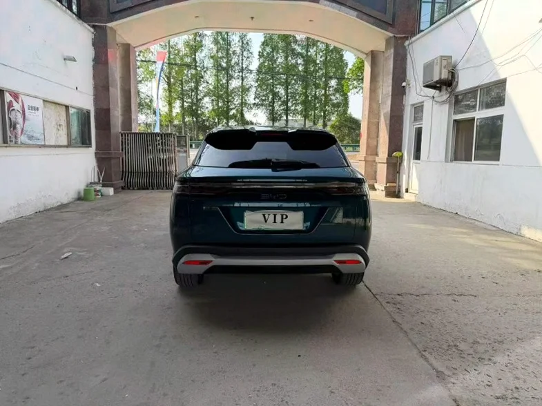 比亚迪宋 驾驶室