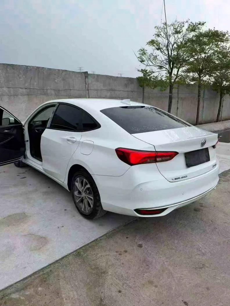 别克威朗 后面外观三