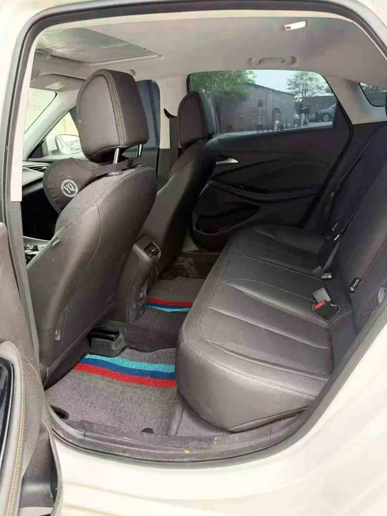 别克威朗 后面外观二