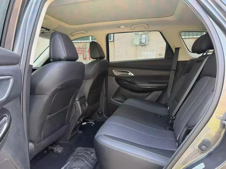 长安汽车欧尚 后面外观三