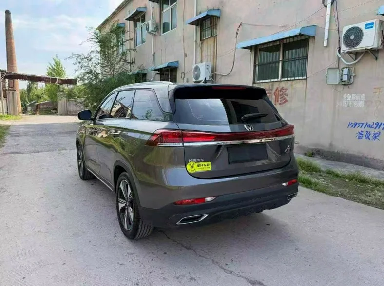 长安汽车欧尚 内饰后排