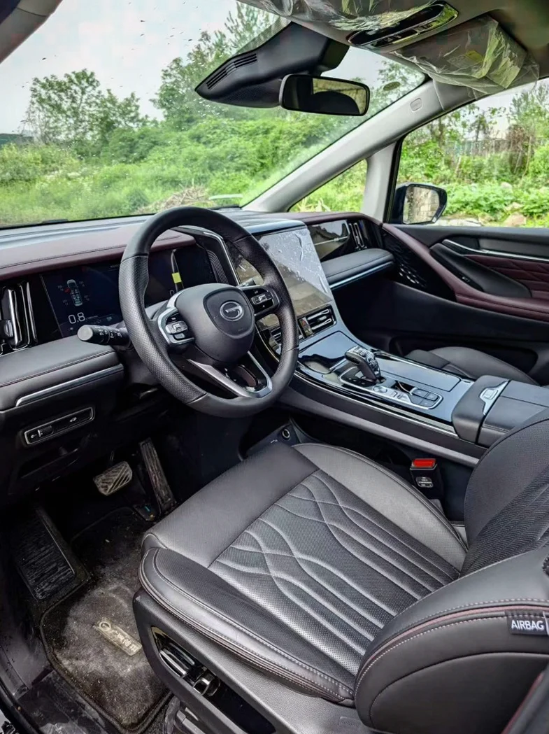 传祺M8 后面外观一