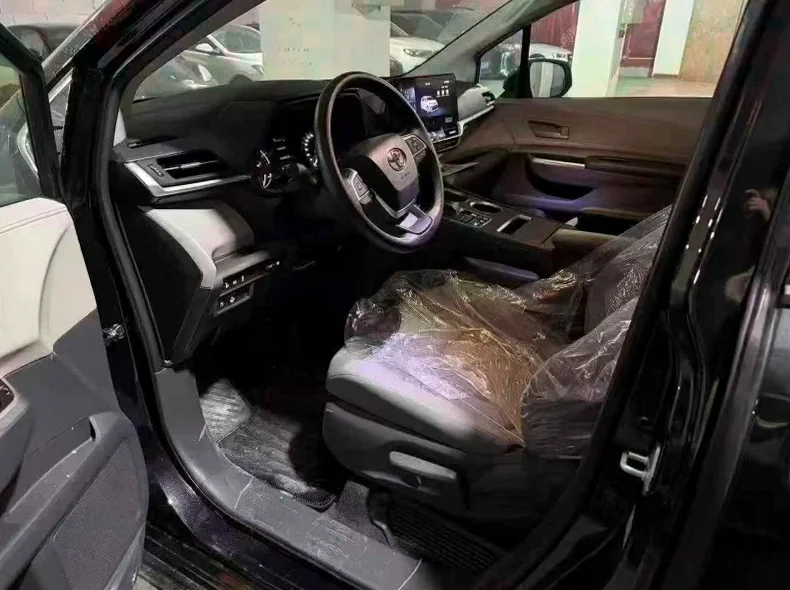 丰田格瑞维亚 正面外观三