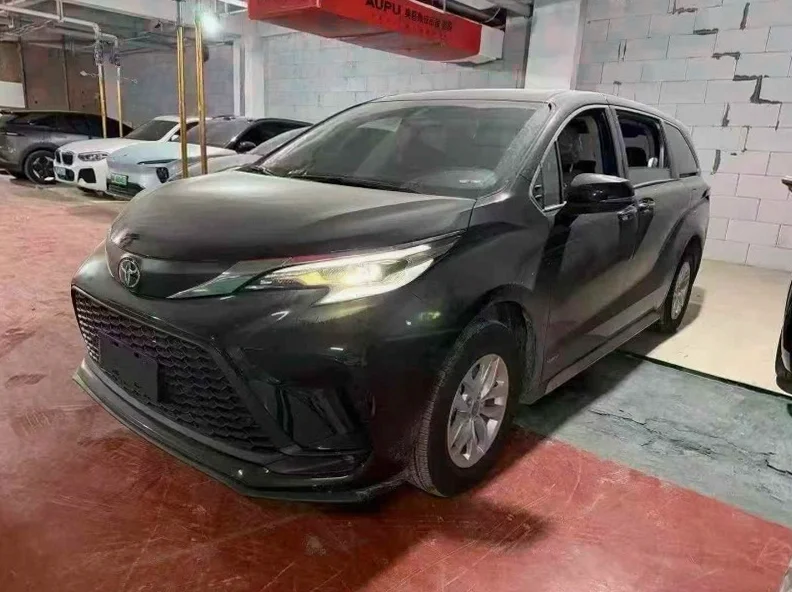 丰田格瑞维亚 正面外观二