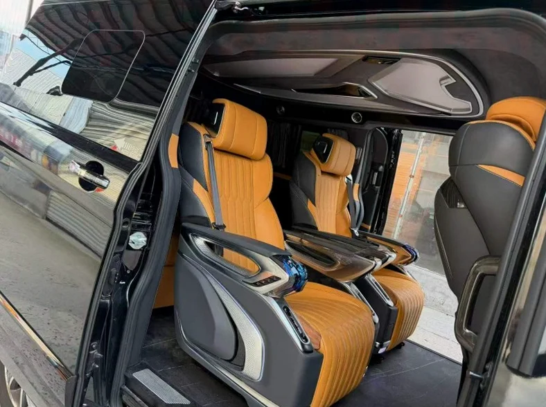 福特途睿欧 后面外观三