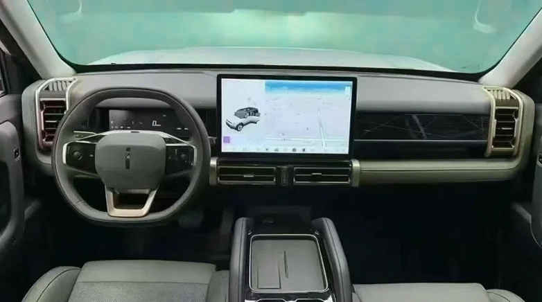 奇瑞ICAR 后面外观一