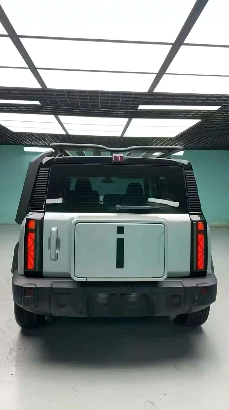 奇瑞ICAR 内饰后排