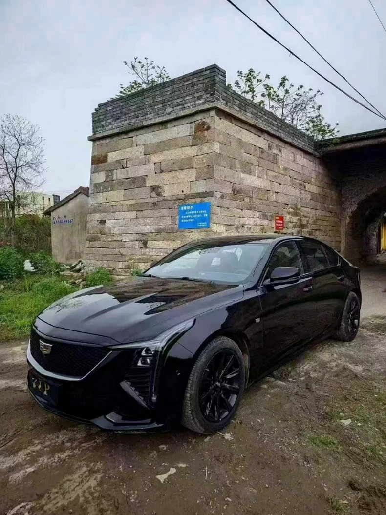 凯迪拉克CT5 正面外观三