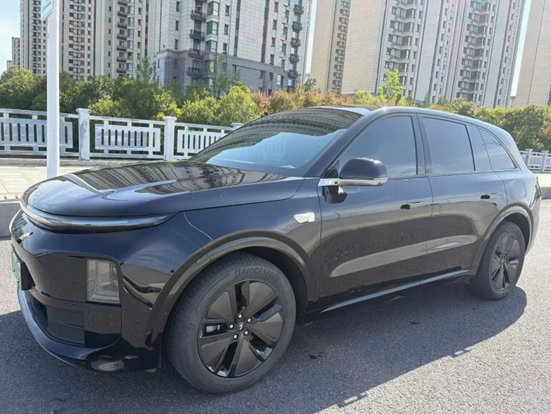 理想L6 正面外观二