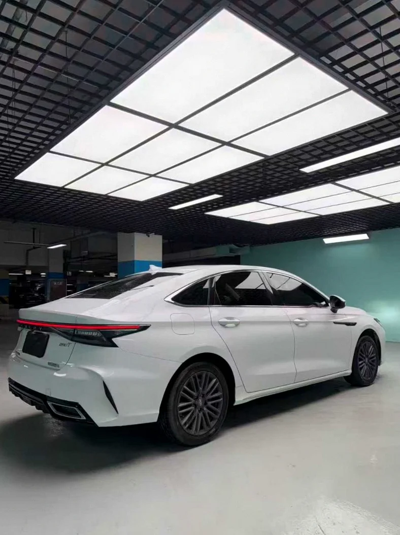 奇瑞艾瑞泽 内饰前排