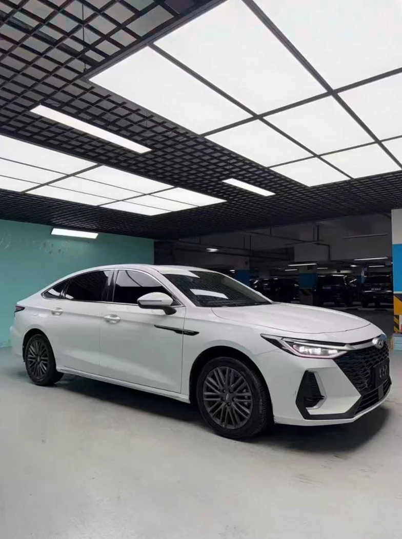 奇瑞艾瑞泽 正面外观三